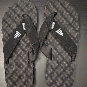 PR Soles Active Recovery Acupoint Flip Flops Black Sandals Size Large 9M-10W